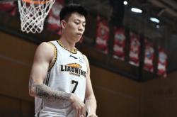 开云官网-连胜势头难挡！篮球豪取十连胜