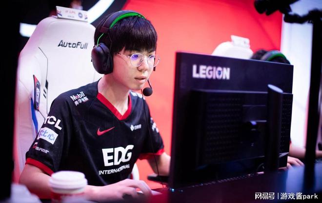 EDG绝杀TSM,Viper拿下关键大龙入围赛2:0(上海) EDG绝杀TSM,Viper拿下关键大龙入围赛2:0(上海)