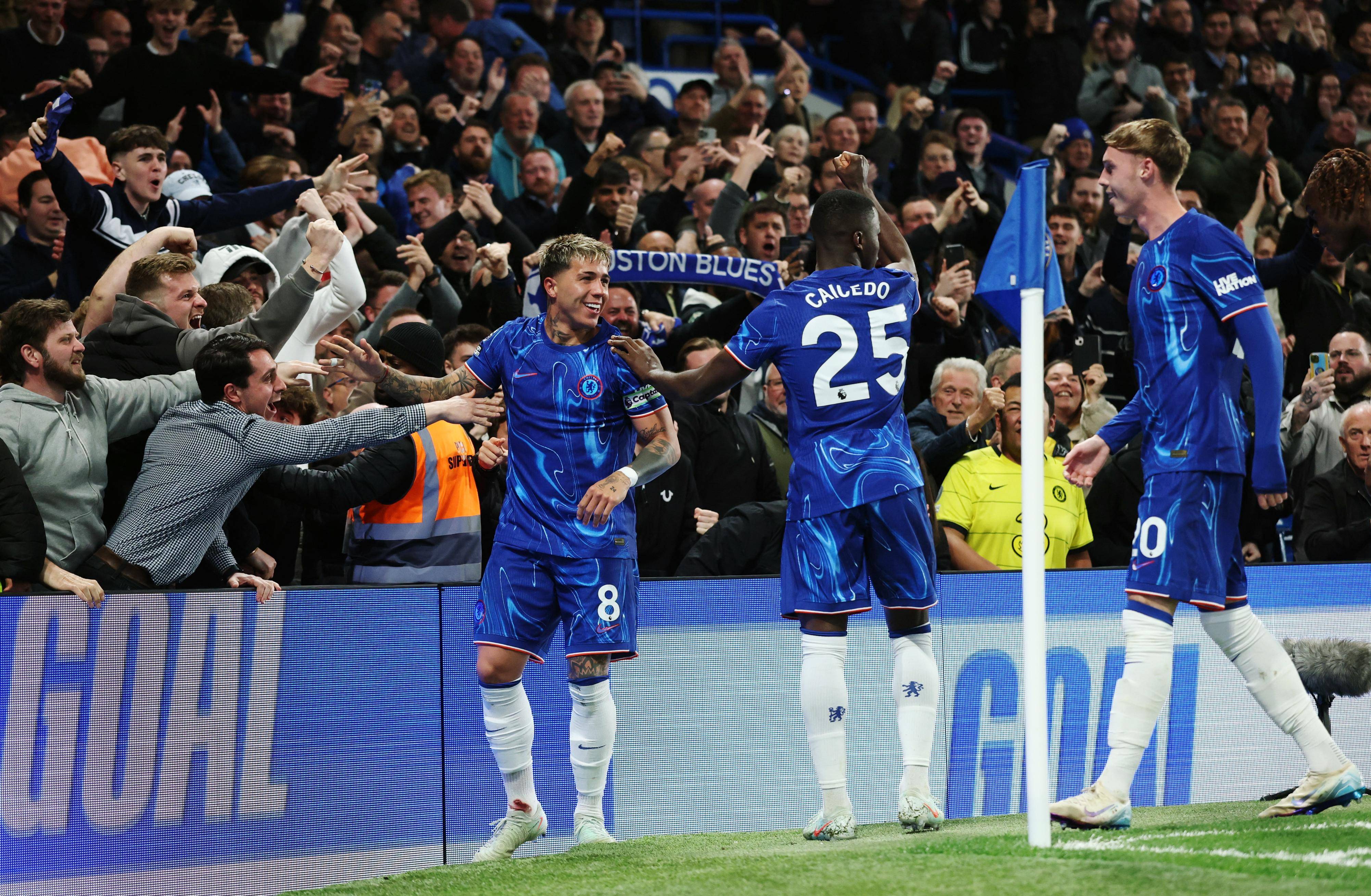 欧预赛比赛胜负逆转，球员团结协作备战下一战