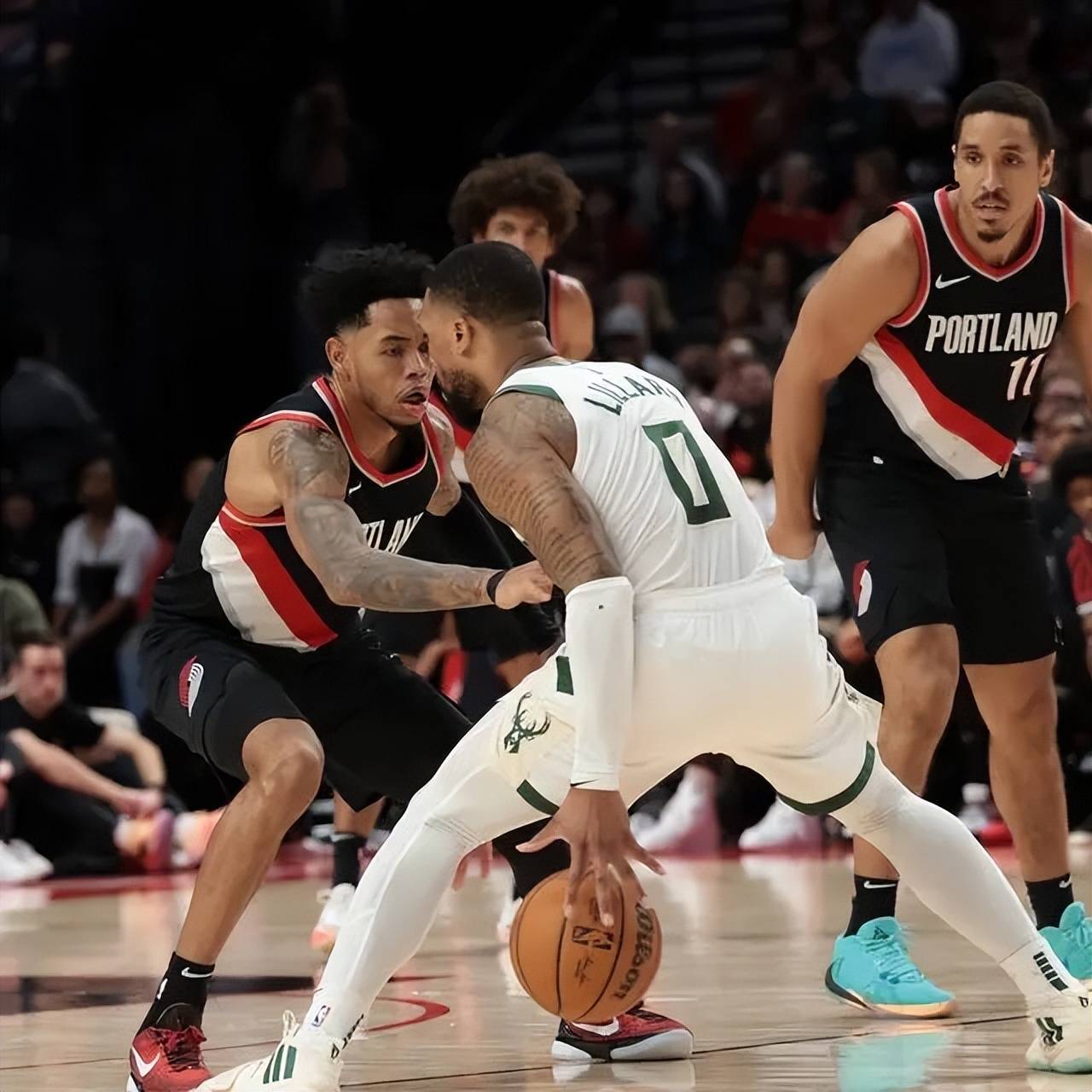 开拓者逆转赢球,利拉德末节发威 开拓者逆转赢球,利拉德末节发威