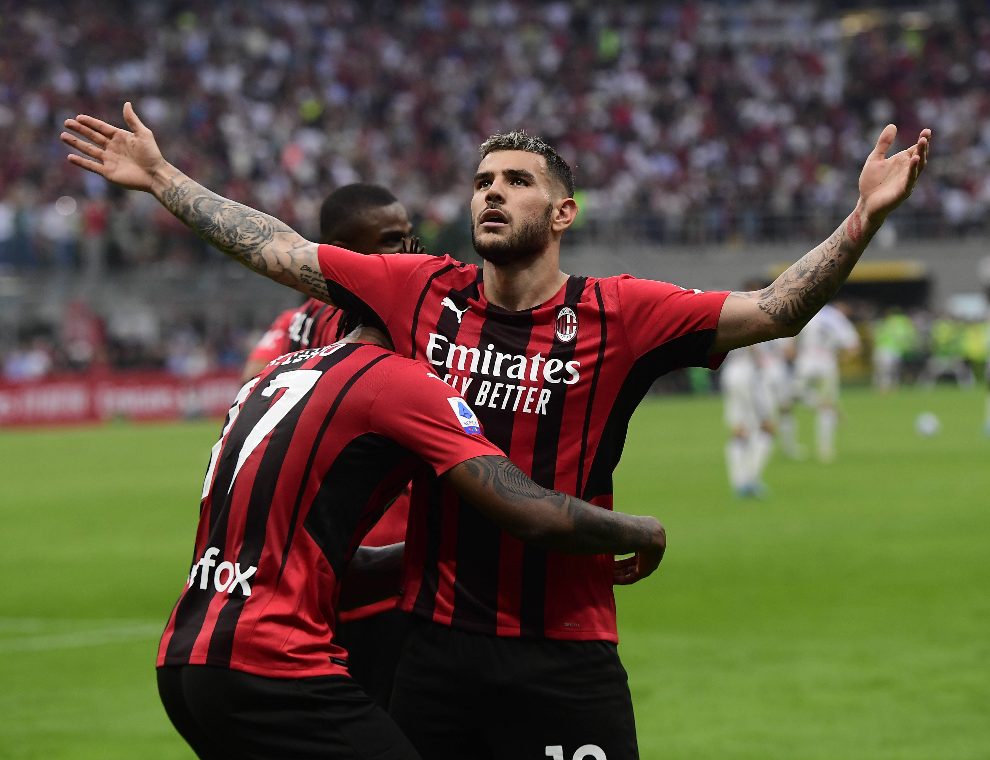 意甲比赛中的比分反复激烈,胜负难以预测 意甲比赛中的比分反复激烈,胜负难以预测