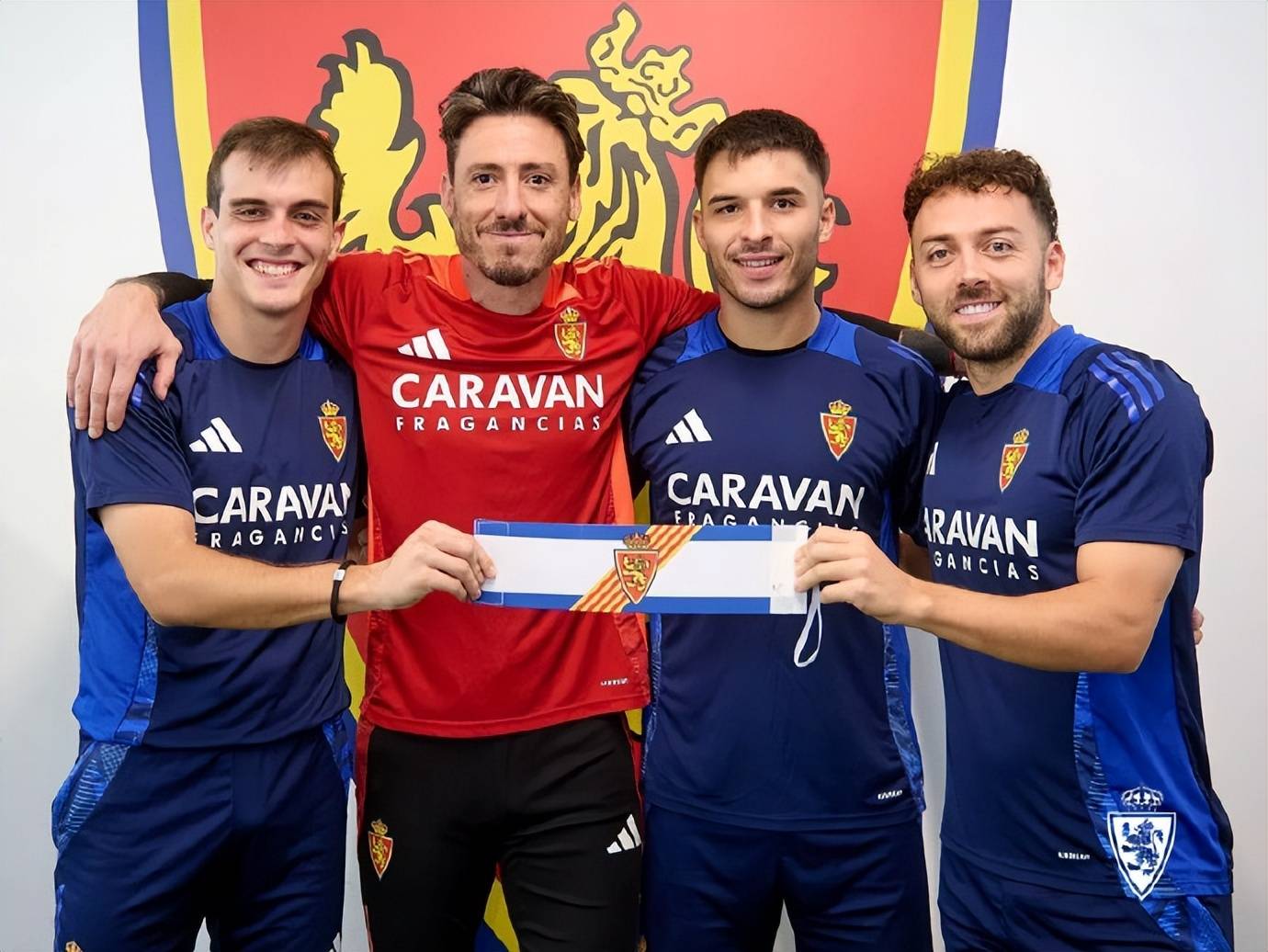 教练团队备战国际赛事,打造最强阵容 教练团队备战国际赛事,打造最强阵容