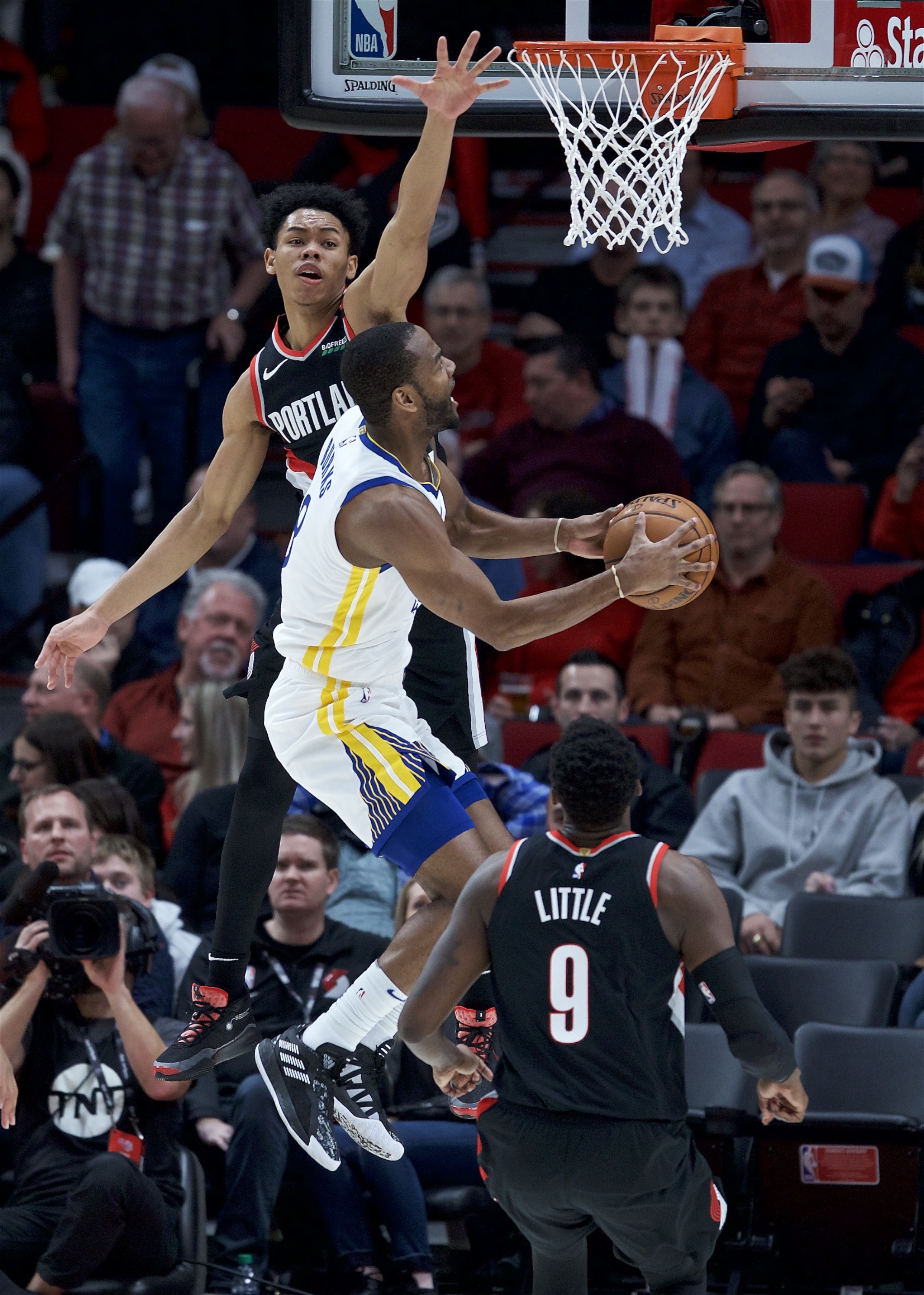 开拓者主场大胜国王，利拉德表现全面